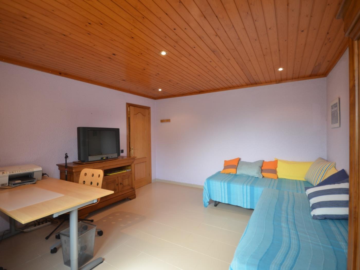 image VILLA CON PISCINA PRIVADA Y FANTASTICOS JARDINES 24