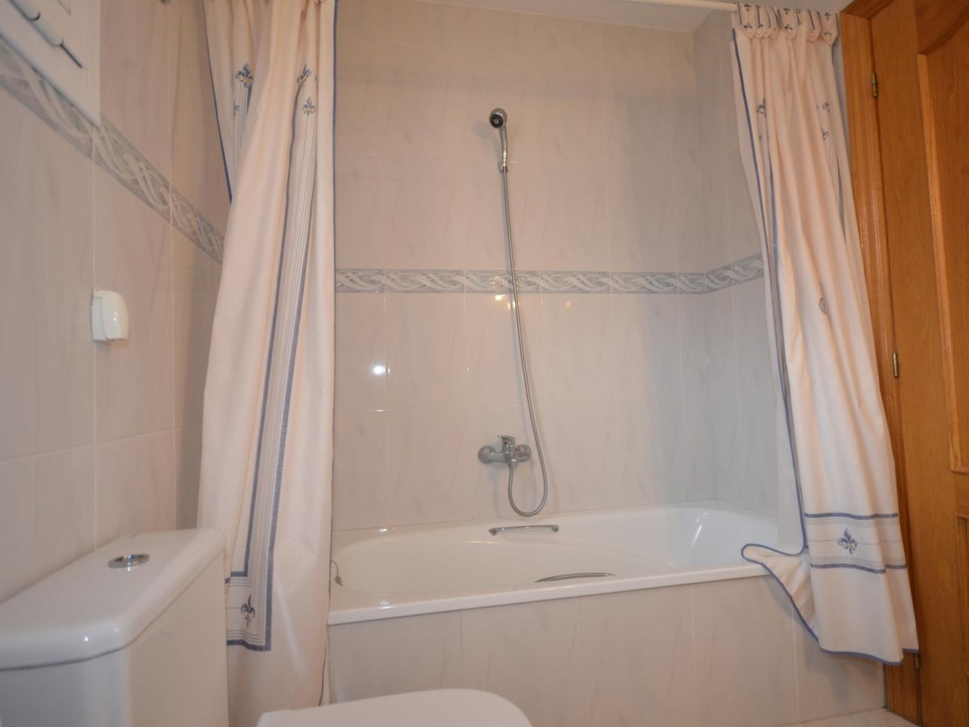 image VILLA CON PISCINA PRIVADA Y FANTASTICOS JARDINES 29