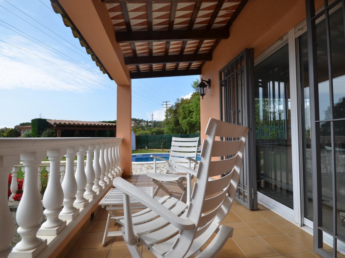 image VILLA CON PISCINA PRIVADA Y FANTASTICOS JARDINES 7
