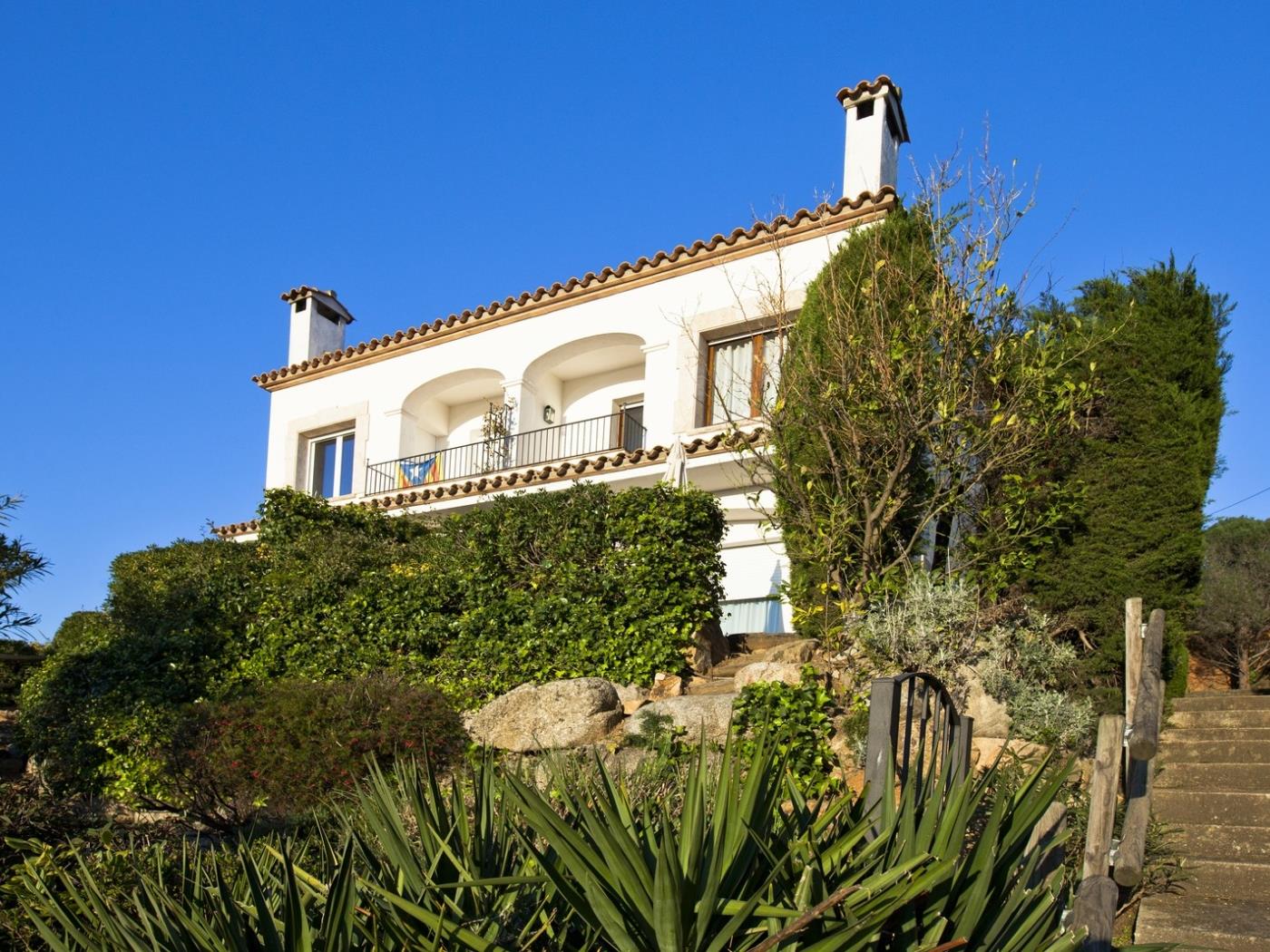 image (R2131) FANTASTIC VIEWS, AIR CONDITIONING, POOL AND WIFI 10