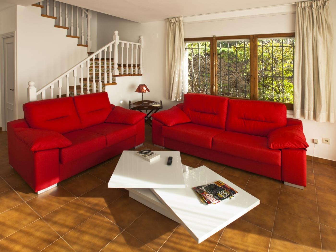 image (R2131) FANTASTIC VIEWS, AIR CONDITIONING, POOL AND WIFI 12