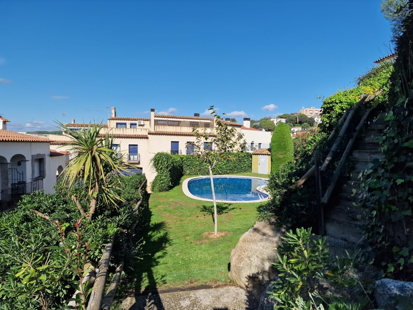image (R2131) FANTASTIC VIEWS, AIR CONDITIONING, POOL AND WIFI 1