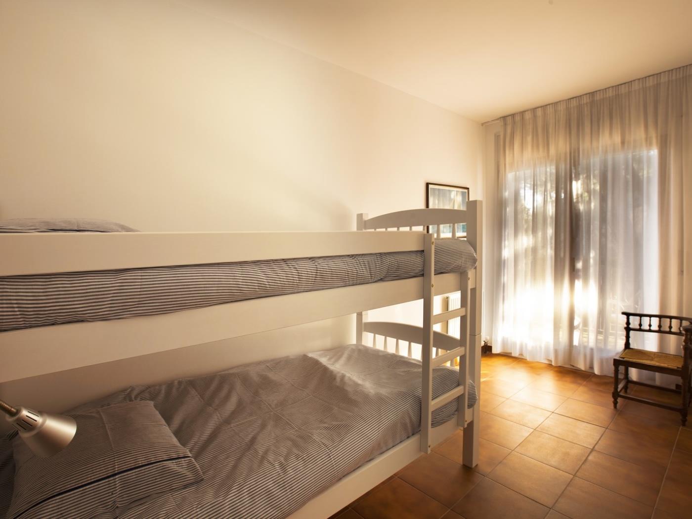 image (R2131) FANTASTIC VIEWS, AIR CONDITIONING, POOL AND WIFI 26