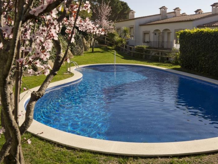 LLEVANT con piscina comunitaria y parking - Apartamento en Sant Feliu de Guixols