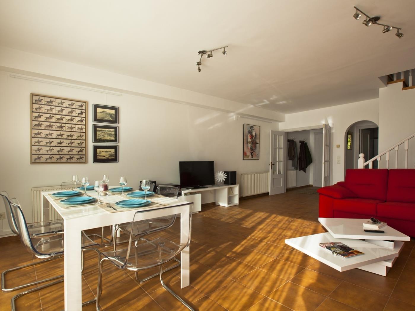 image (R2131) FANTASTIC VIEWS, AIR CONDITIONING, POOL AND WIFI 7