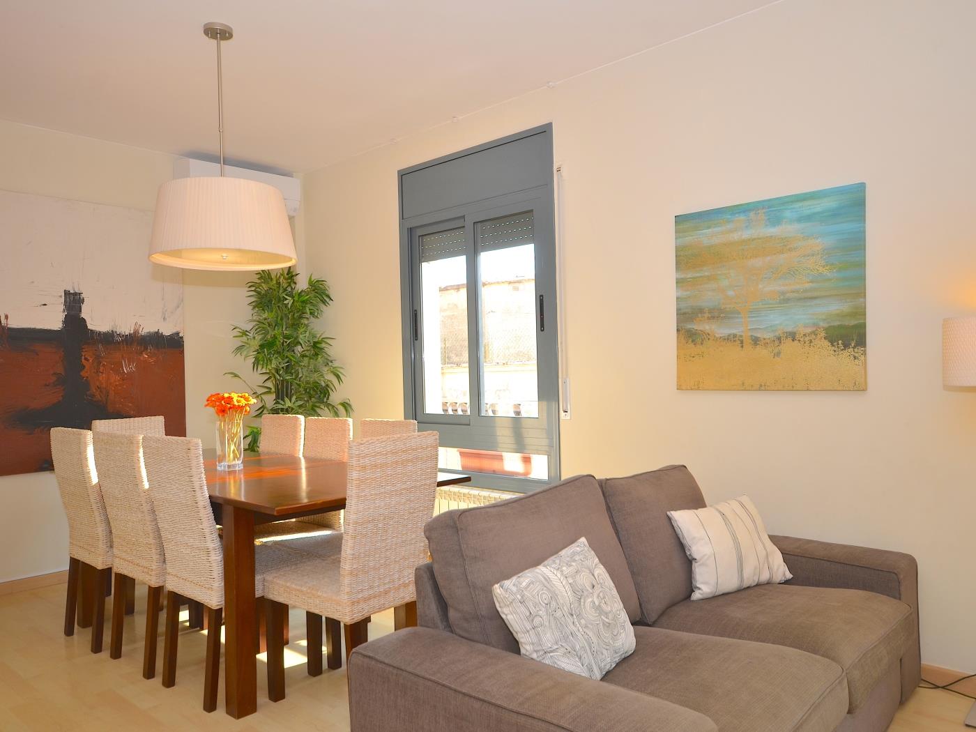 image Apartament amb pàrquing i gran terrasa privada 12