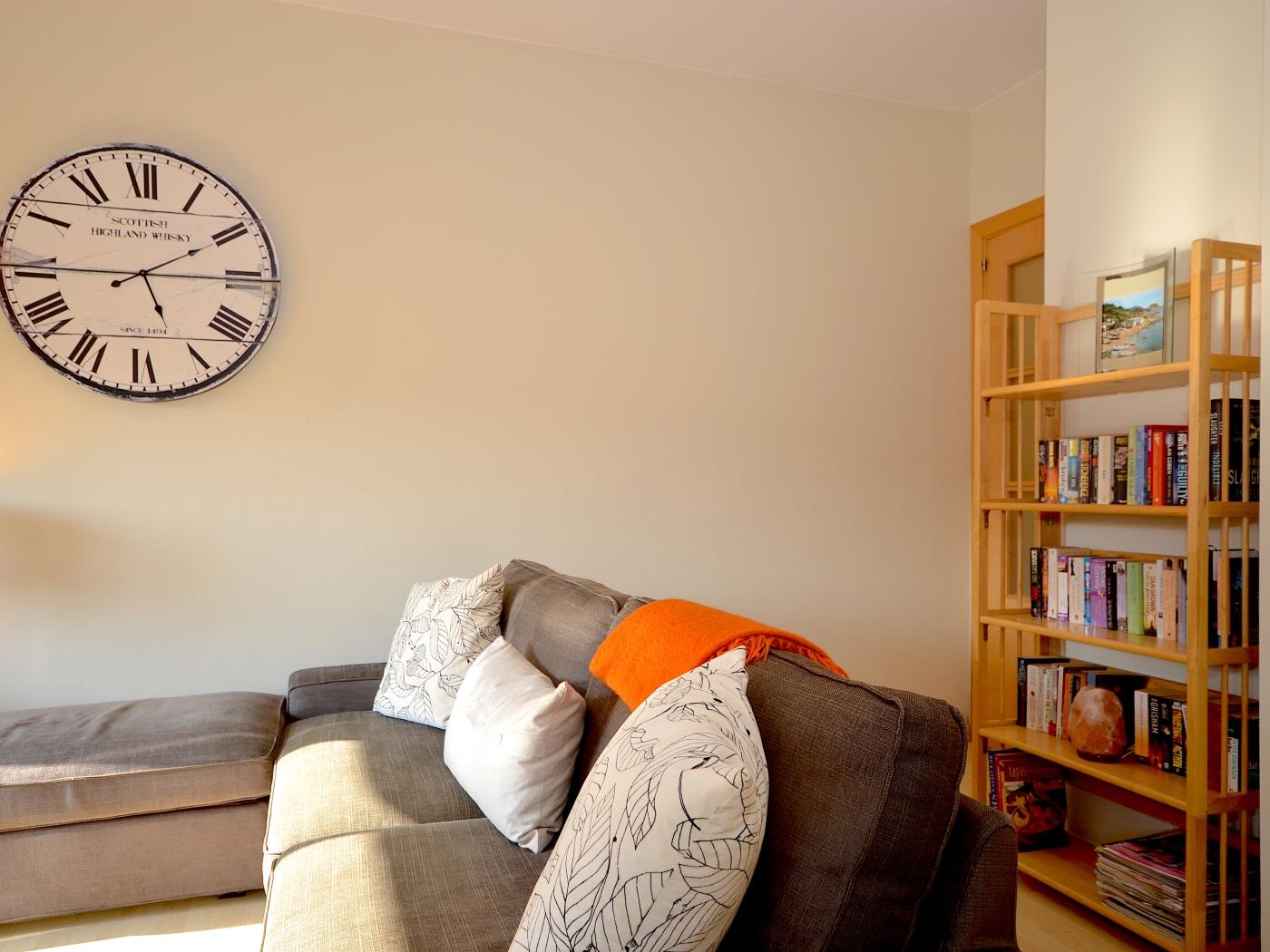 image Apartament amb pàrquing i gran terrasa privada 13