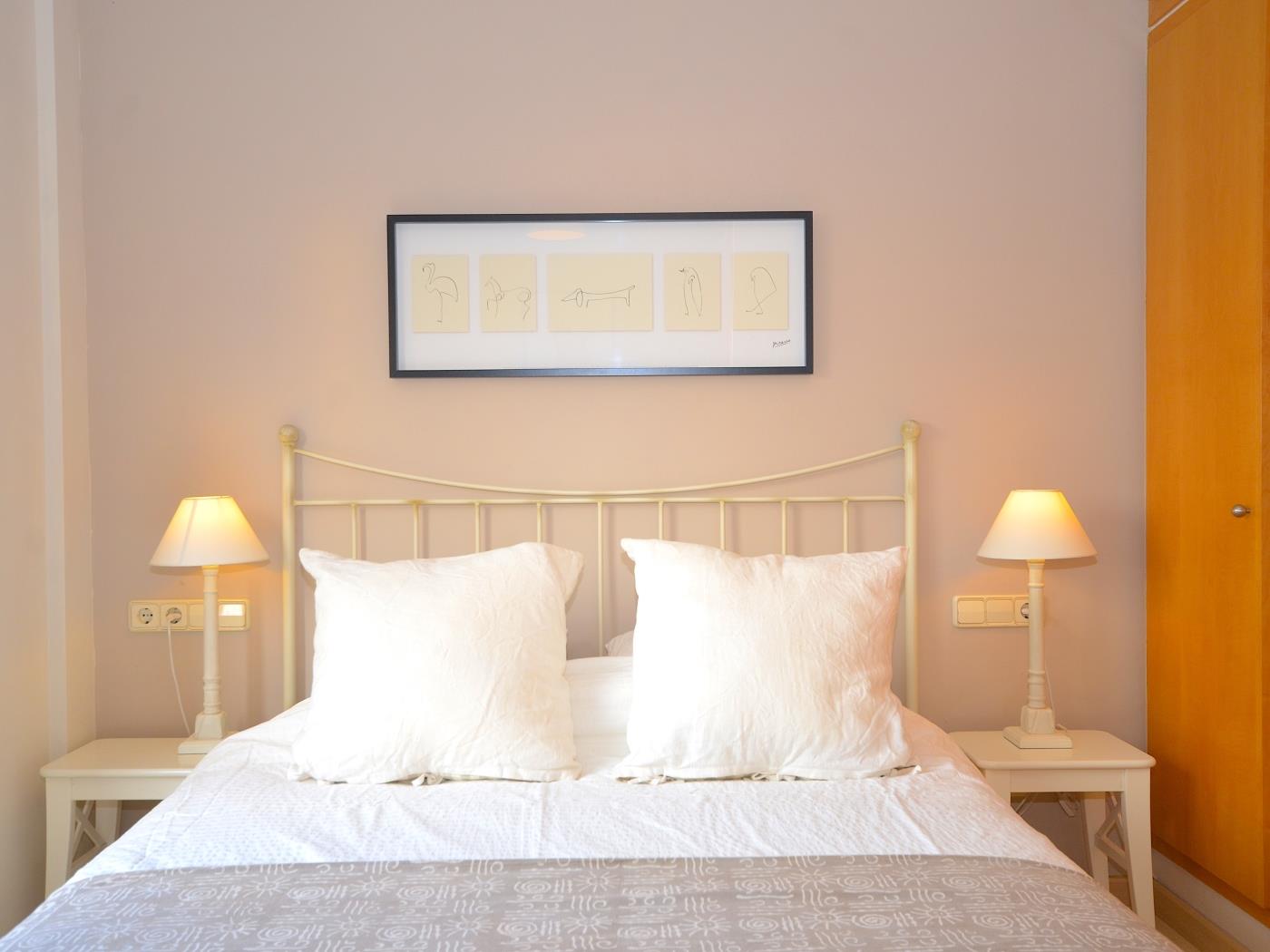 image Apartament amb pàrquing i gran terrasa privada 19