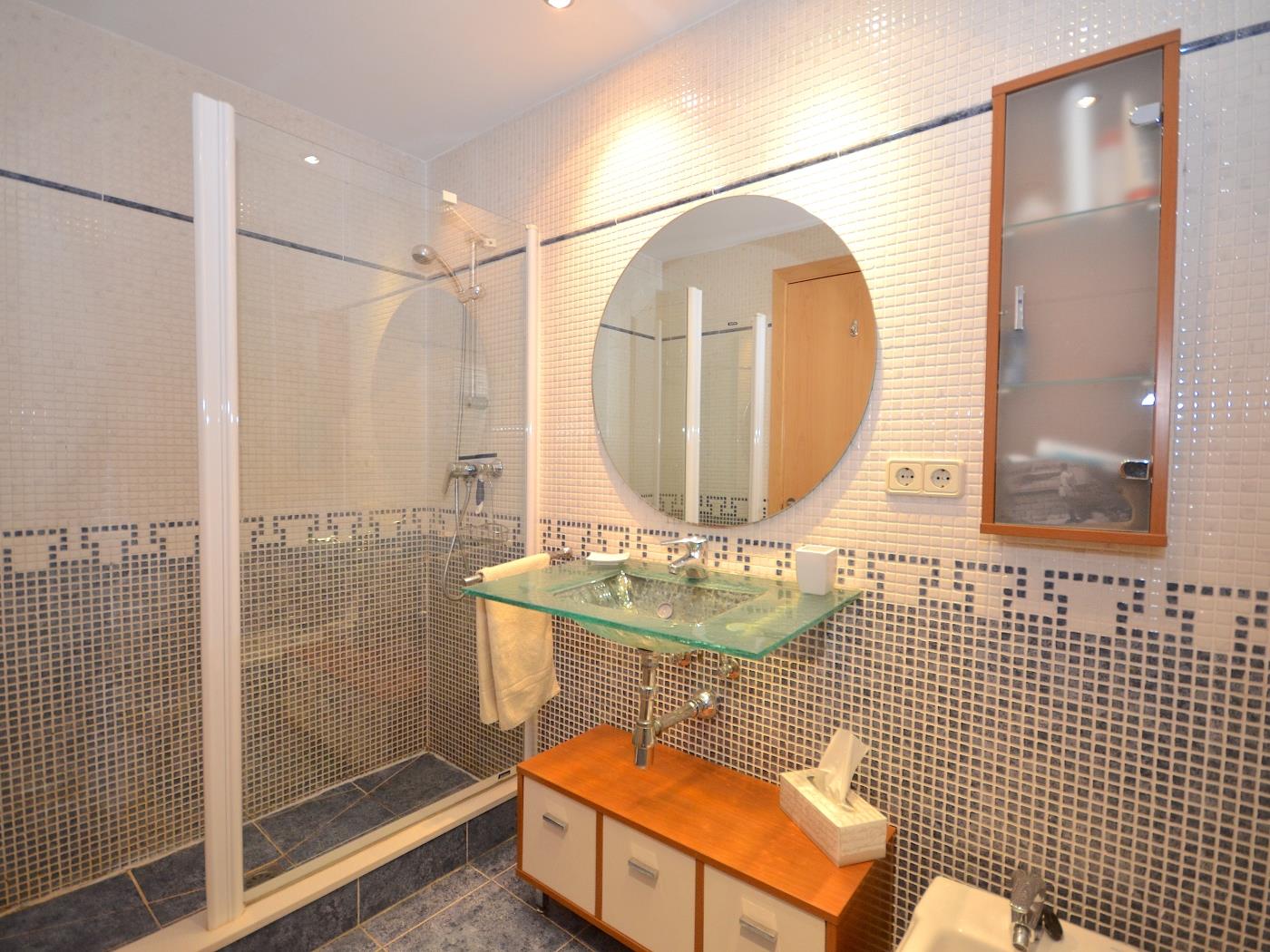 image Apartament amb pàrquing i gran terrasa privada 20