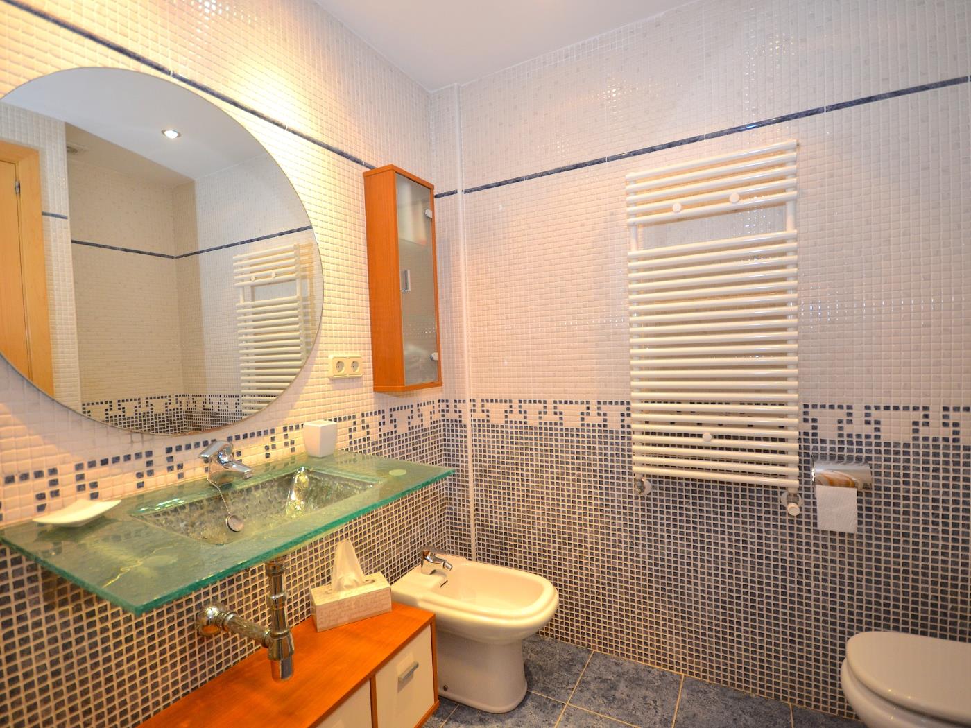 image Apartament amb pàrquing i gran terrasa privada 21