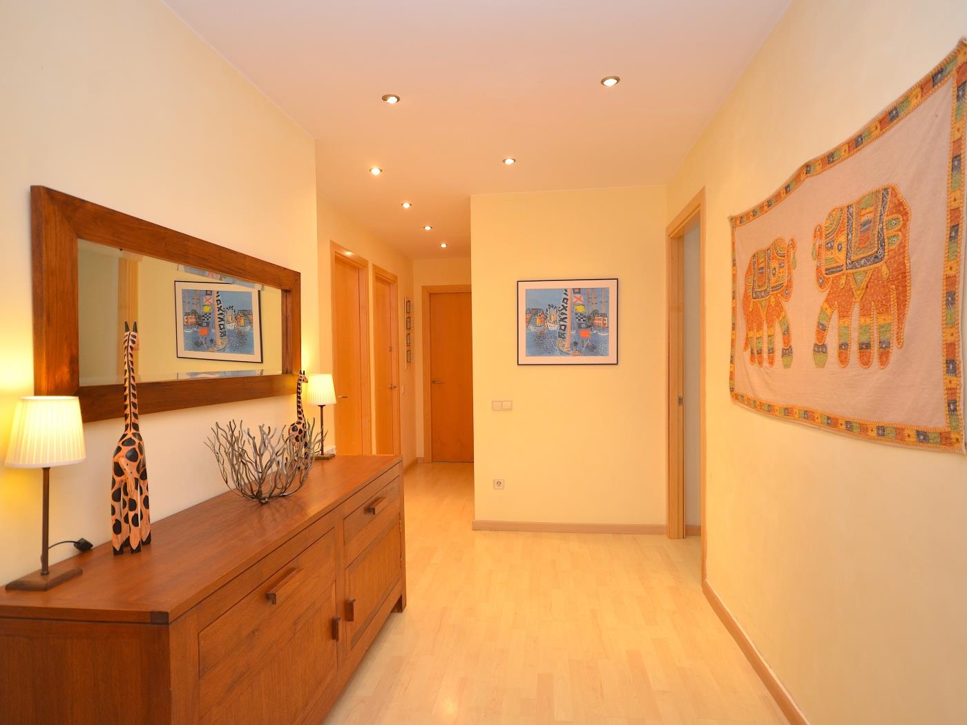 image Apartament amb pàrquing i gran terrasa privada 30