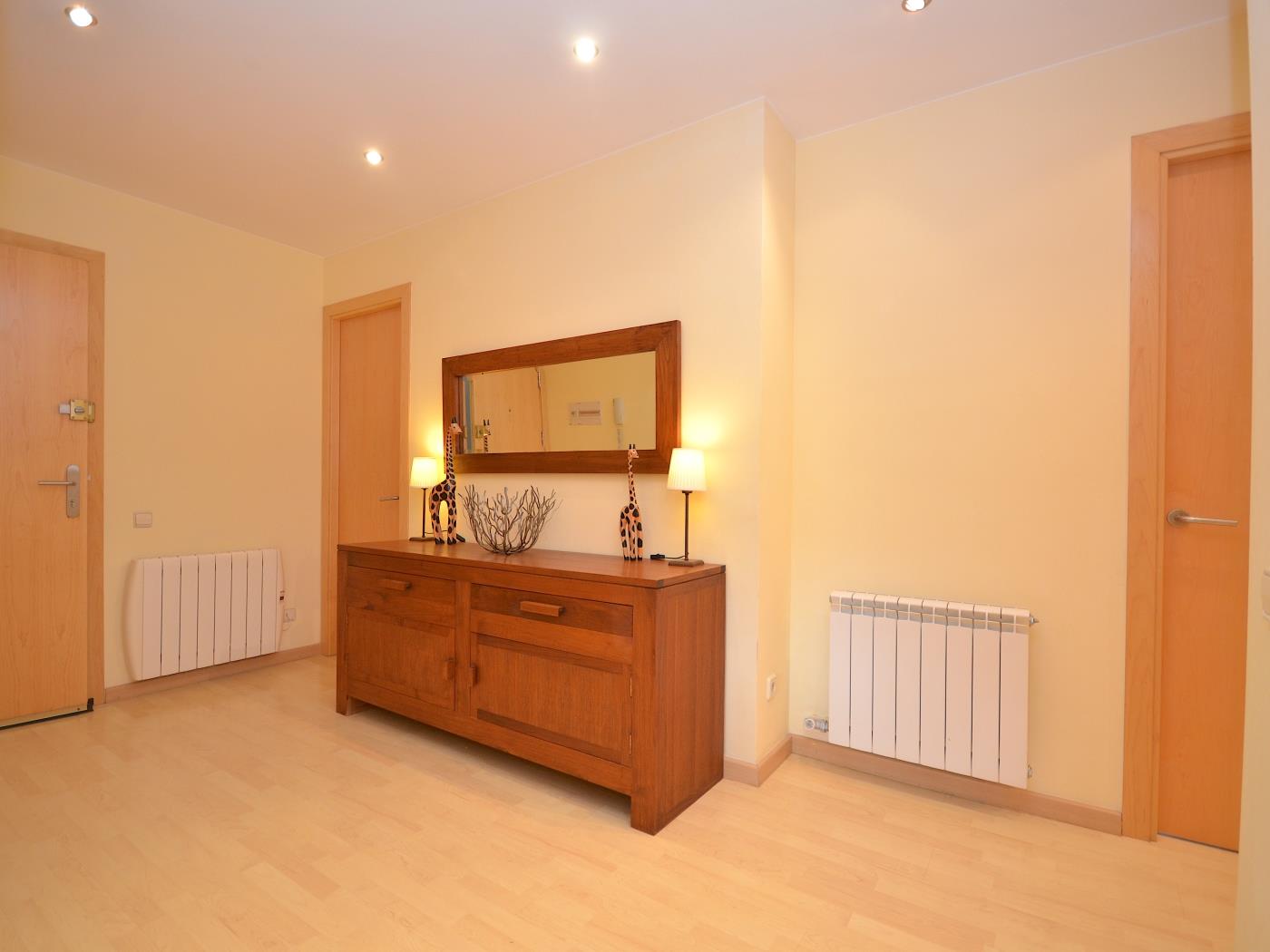 image Apartament amb pàrquing i gran terrasa privada 31