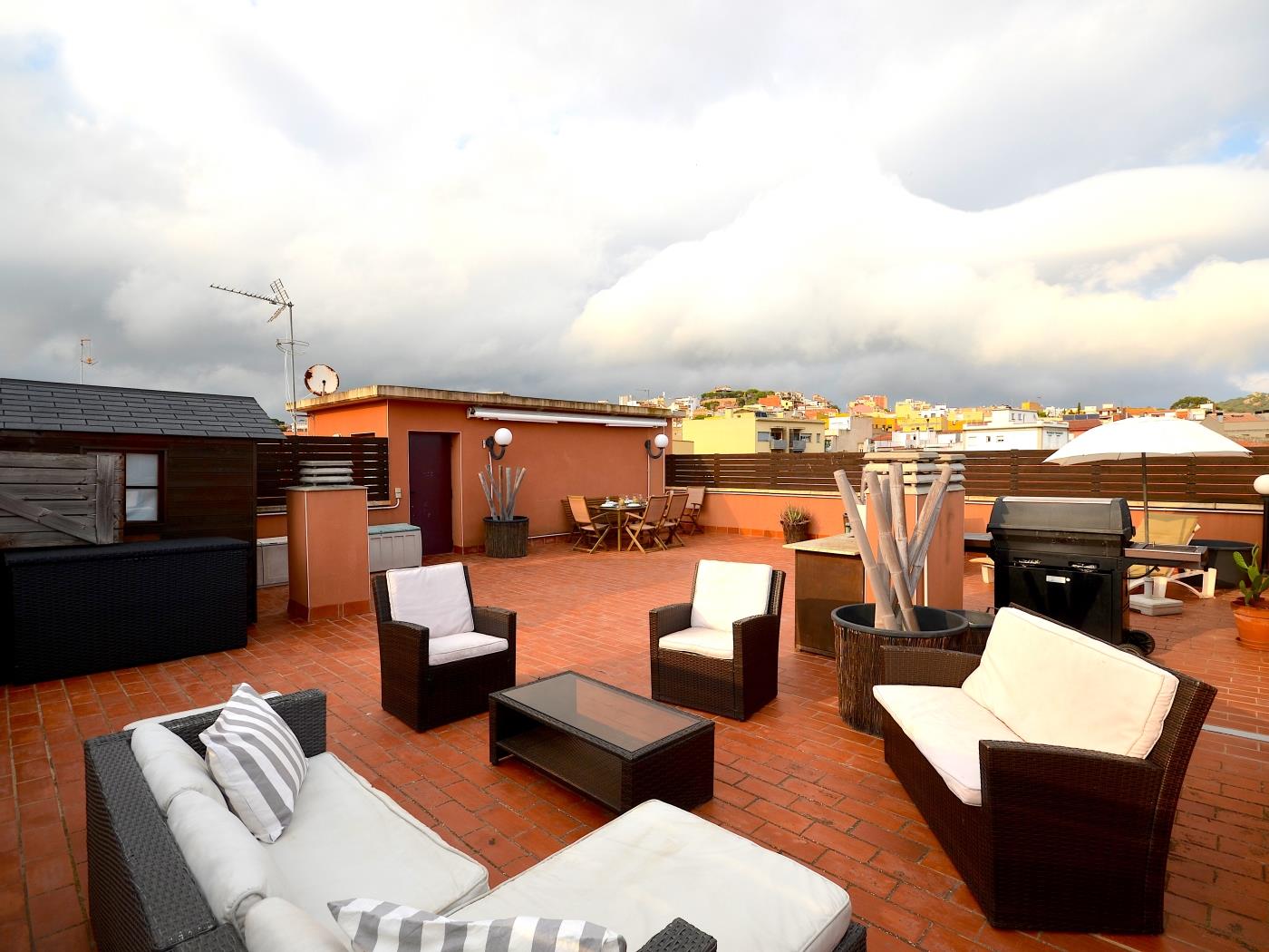 image Apartament amb pàrquing i gran terrasa privada 7