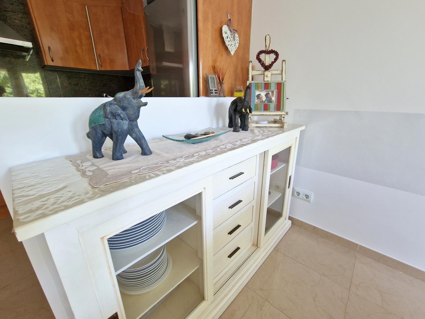 image APARTMENT WITH PARKING CLOSE TO THE CENTER AND TO THE BEACH 14