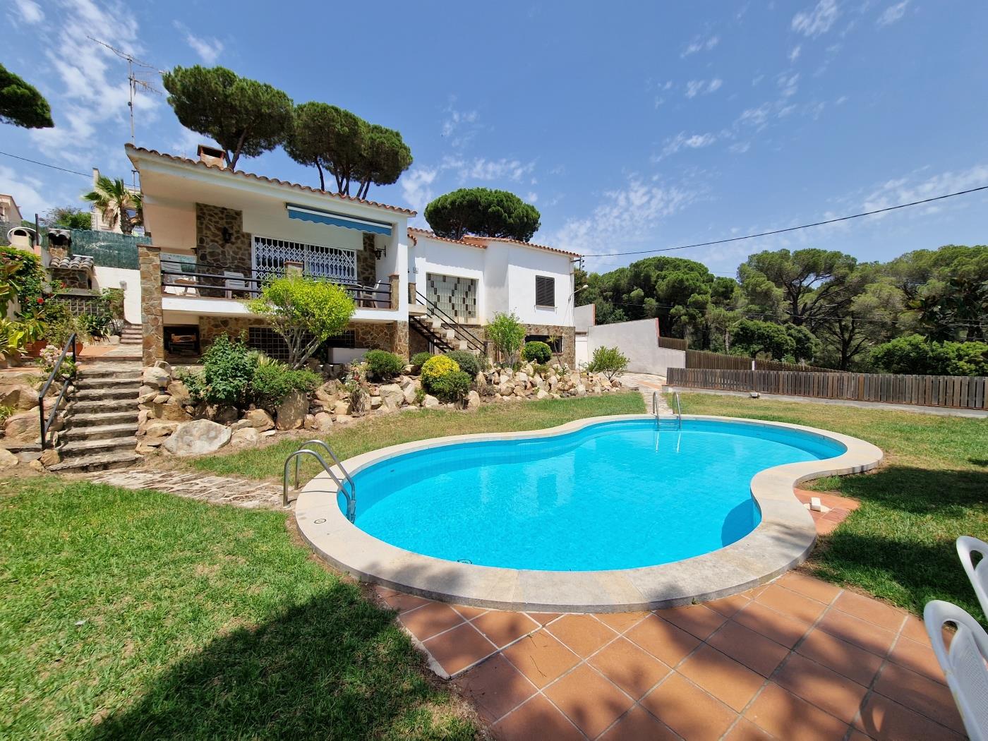 image VACATION VILLA IN S'AGARÓ 0