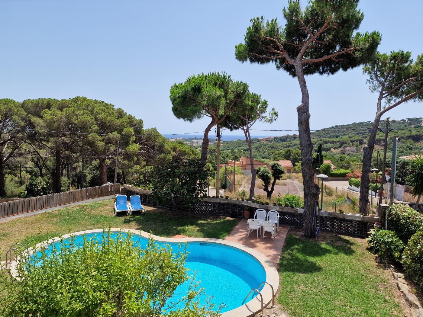 image VACATION VILLA IN S'AGARÓ 18
