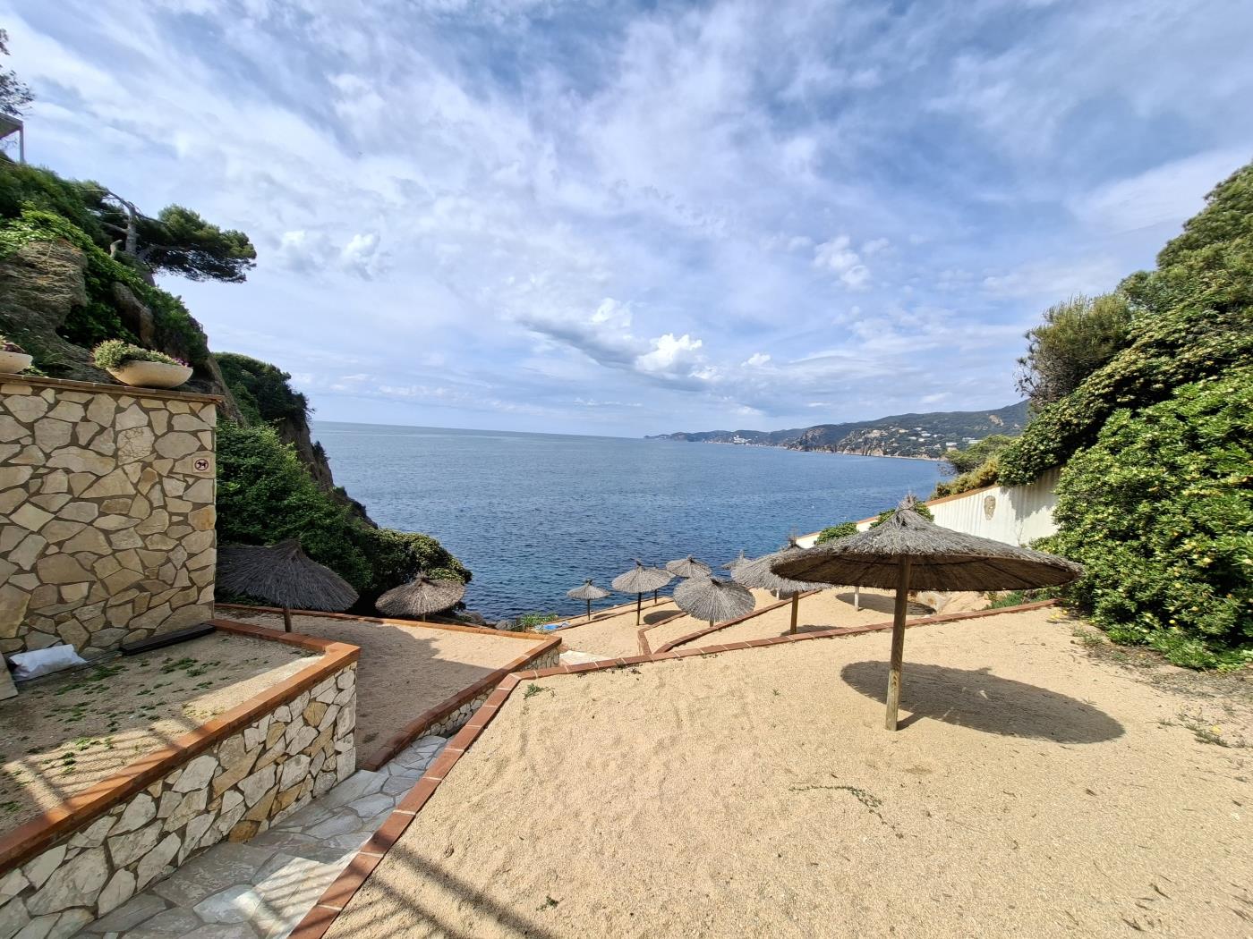 image APARTMENT AT WALKING DISTANCE FROM THE BEACH AND POOL 16