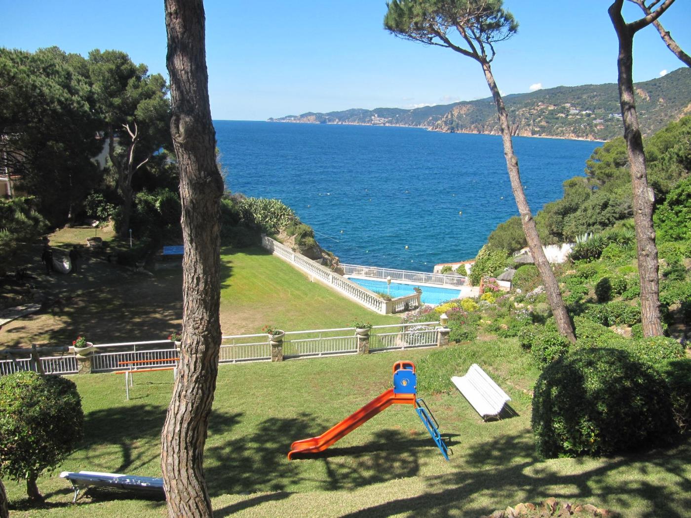 image APARTMENT AT WALKING DISTANCE FROM THE BEACH AND POOL 1