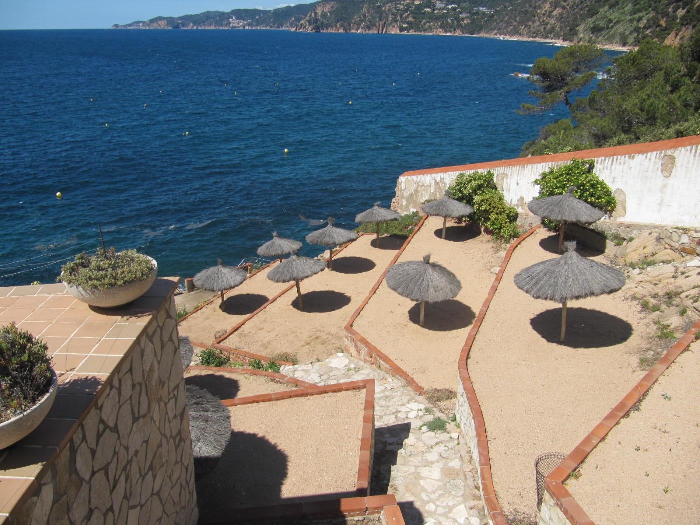 image APARTMENT AT WALKING DISTANCE FROM THE BEACH AND POOL 3