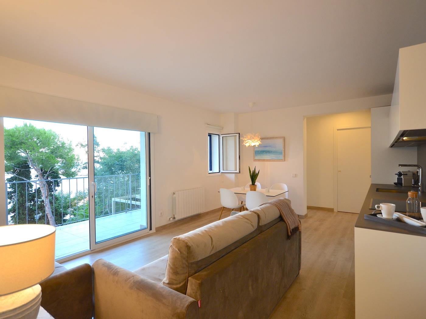 image IDÉAL APPARTEMENT RÉFORMÉ EN PREMIÈRE LIGNE DE MER 1