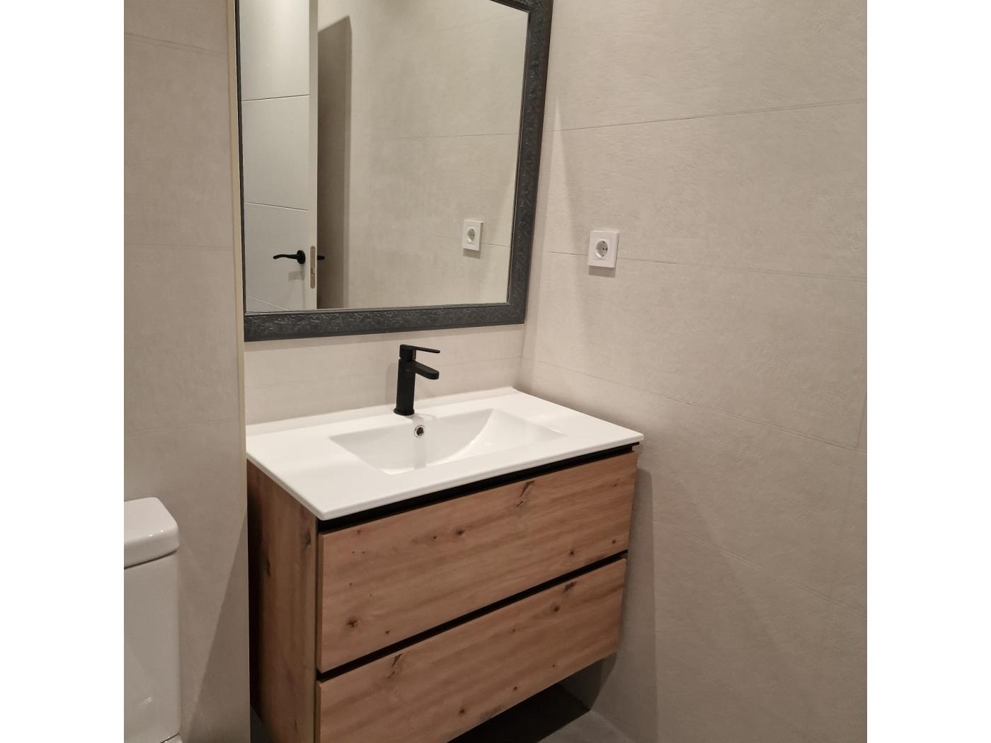 image Duplex in town center, great terrace and parking. 17