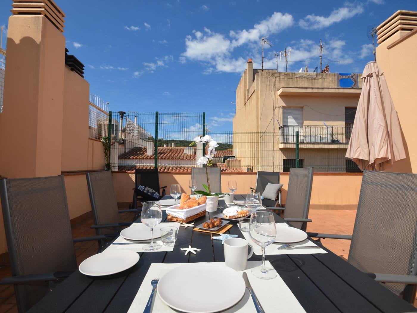 image Duplex in town center, great terrace and parking. 23