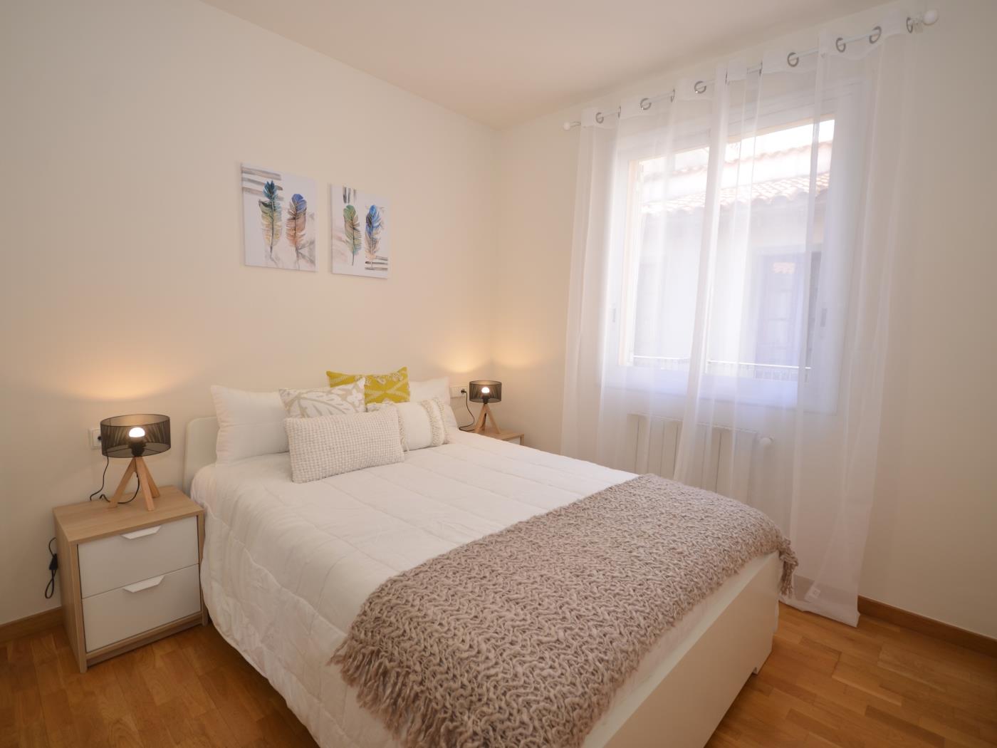 image Duplex in town center, great terrace and parking. 7