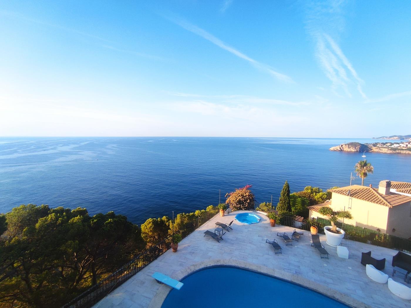 image EXCLUSIVA villa con VISTAS PANORÁMICAS al MAR 7