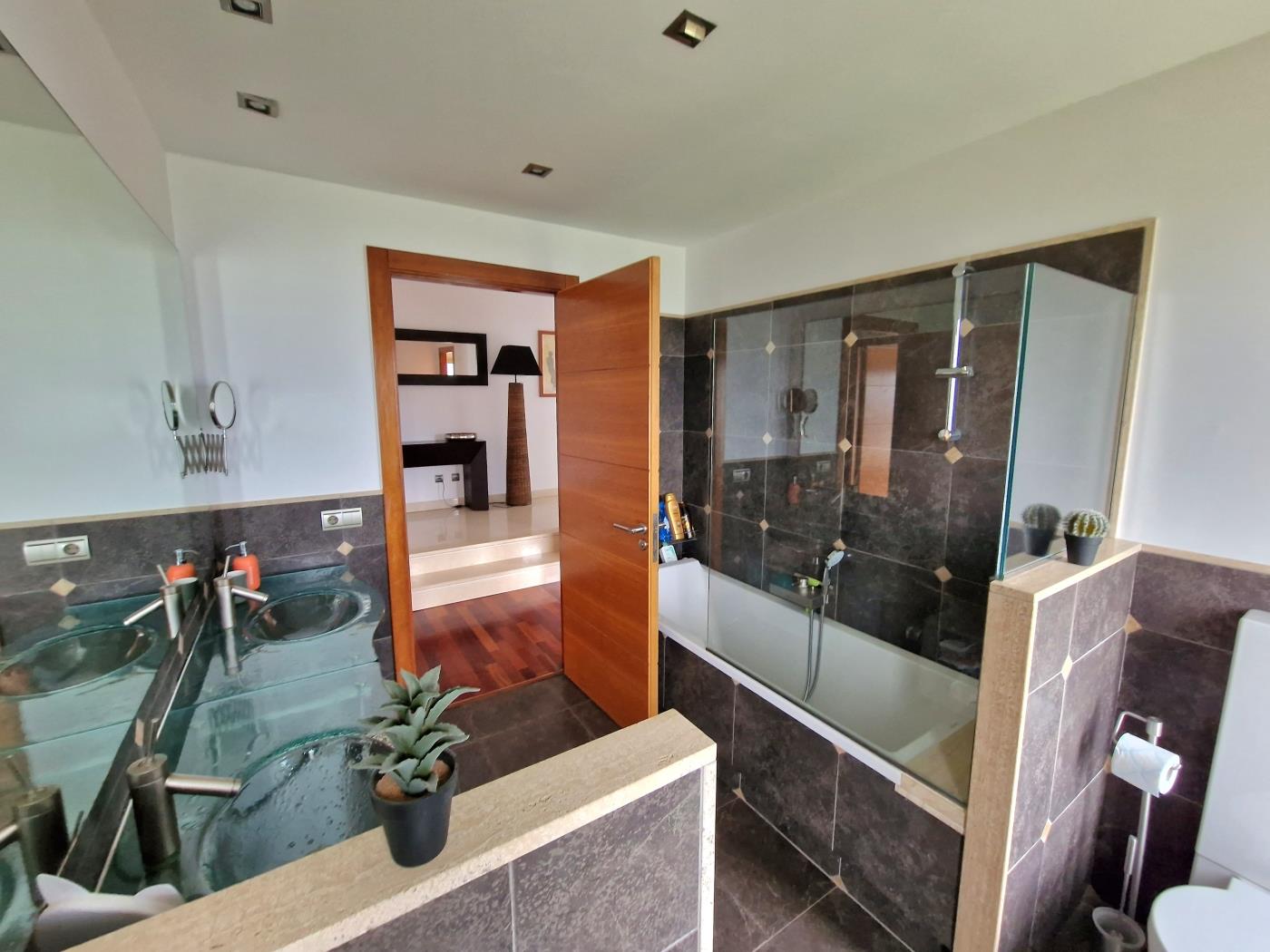 image VILLA CON PISCINA PRIVADA Y FANTÁSTICAS VISTAS AL MAR Y MONTAÑA 27