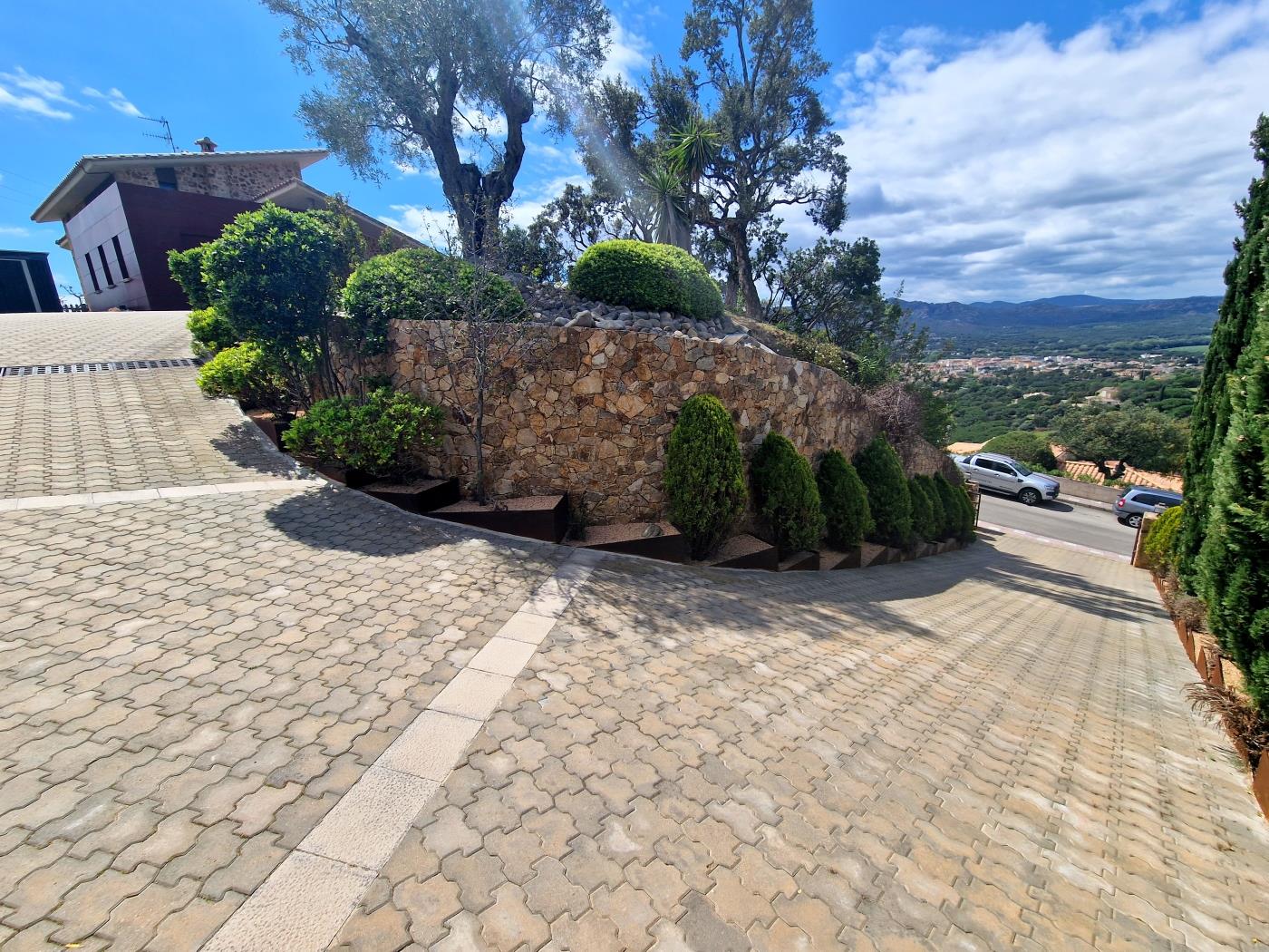 image VILLA CON PISCINA PRIVADA Y FANTÁSTICAS VISTAS AL MAR Y MONTAÑA 34