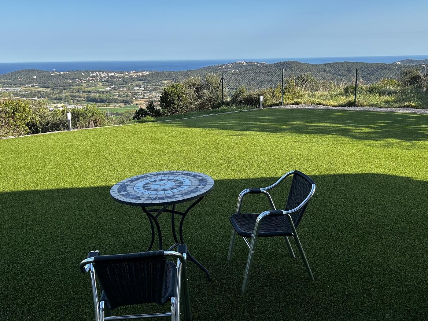 image VILLA CON PISCINA PRIVADA Y FANTÁSTICAS VISTAS AL MAR Y MONTAÑA 8