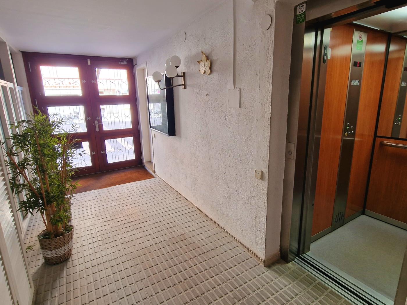 image Appartement DE LUXE en première LIGNE DE MER 11