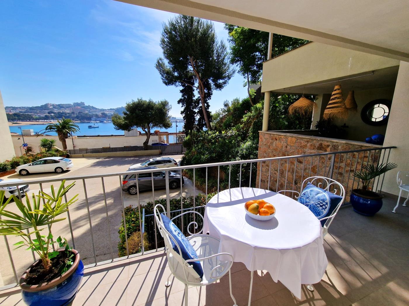 image MAGNIFICO APARTAMENTO A PRIMERA LINEA CON VISTAS AL MAR Y TERRAZA 1