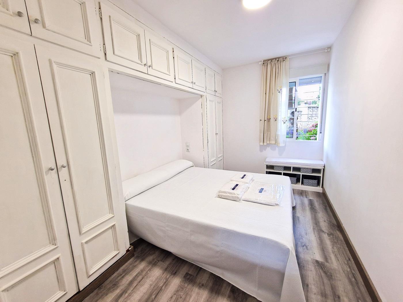 image APARTAMENTO CON TERRAZA Y PISCINA COMUNITARIA EN S'AGARO 11