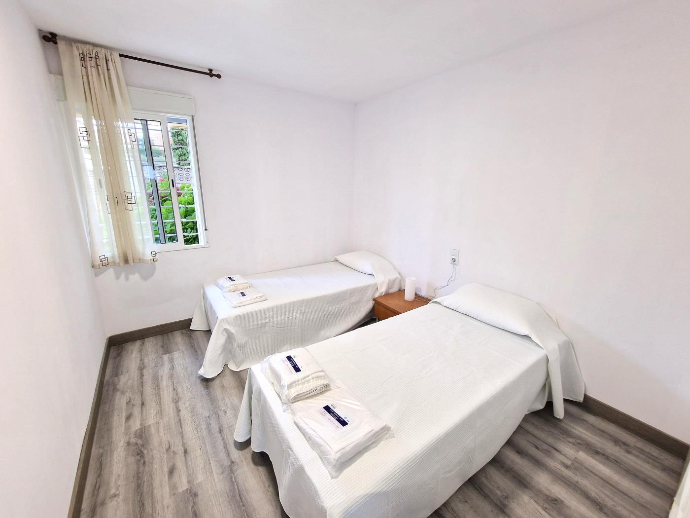 image APARTAMENTO CON TERRAZA Y PISCINA COMUNITARIA EN S'AGARO 12