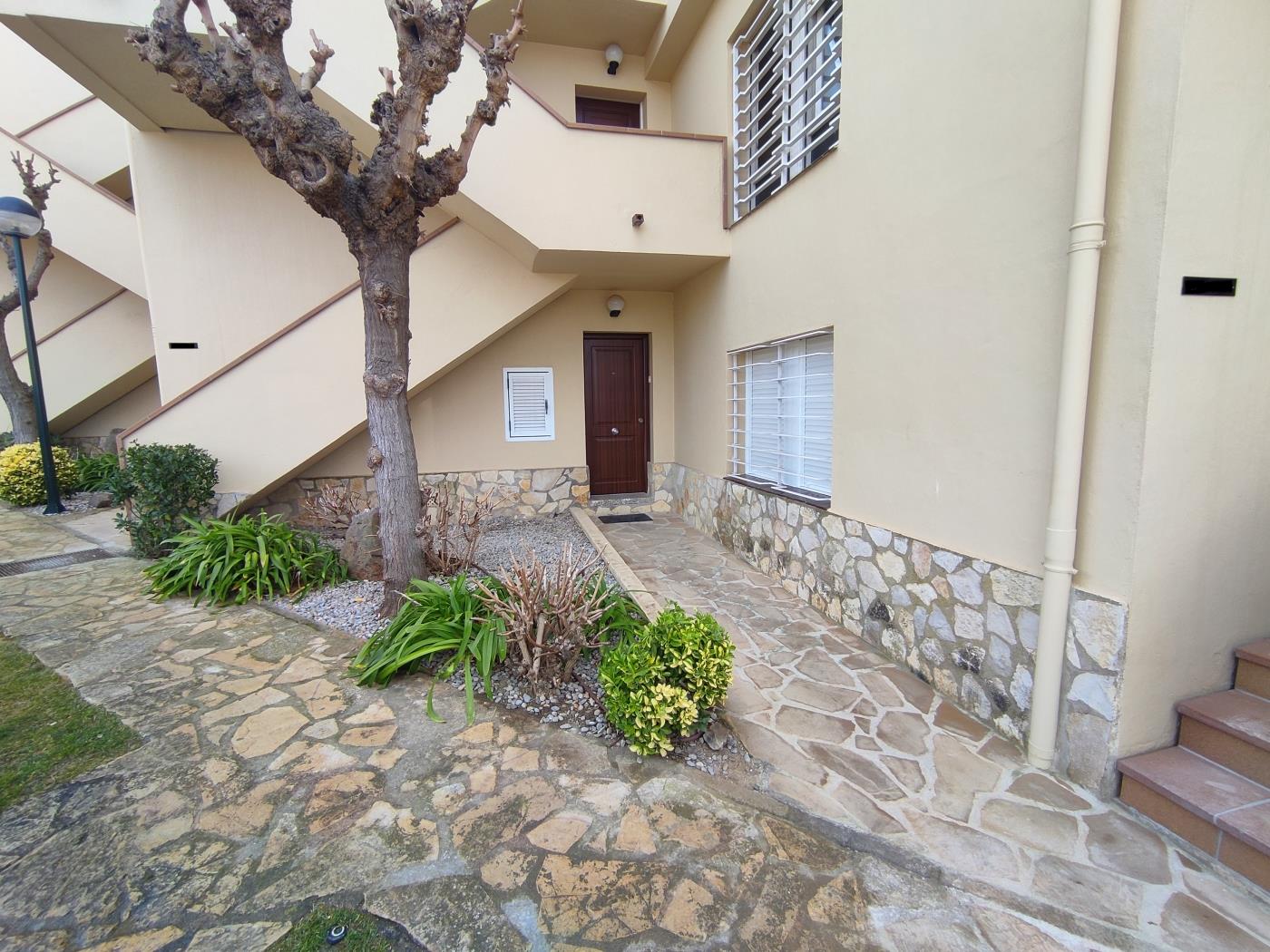 image APARTAMENTO CON TERRAZA Y PISCINA COMUNITARIA EN S'AGARO 18