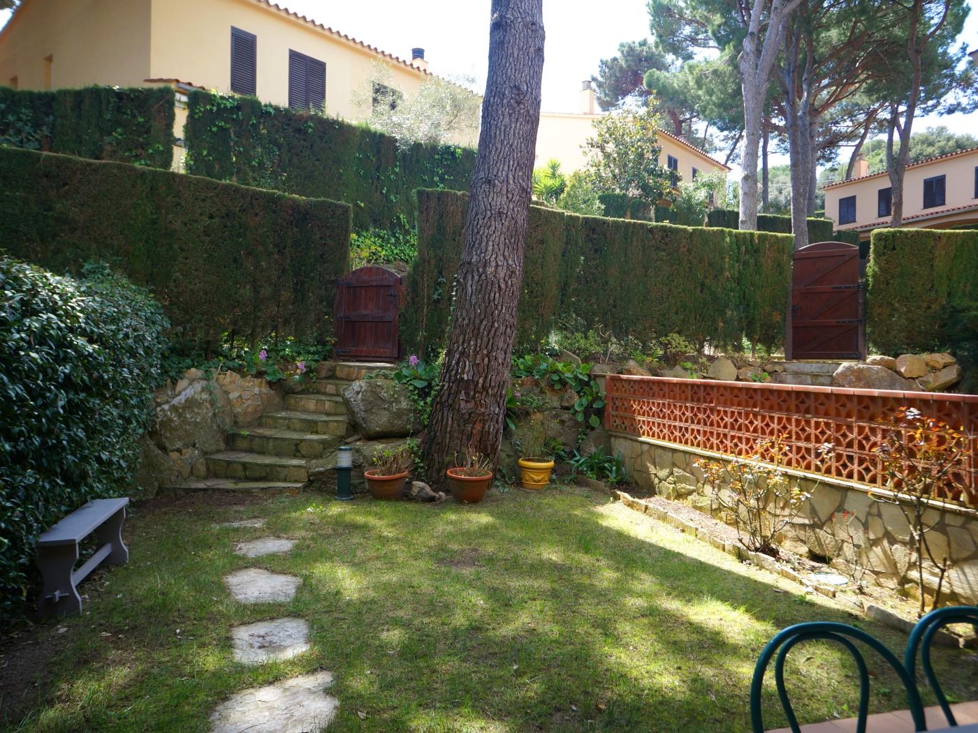 image Casa con piscina, jardín y parking a 8-10 minutos a pie de la playa de St.Feliu 19