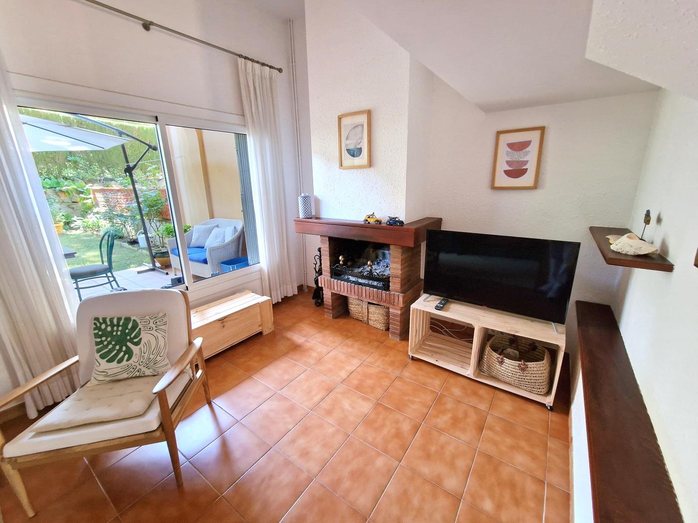 image Casa con piscina, jardín y parking a 8-10 minutos a pie de la playa de St.Feliu 23