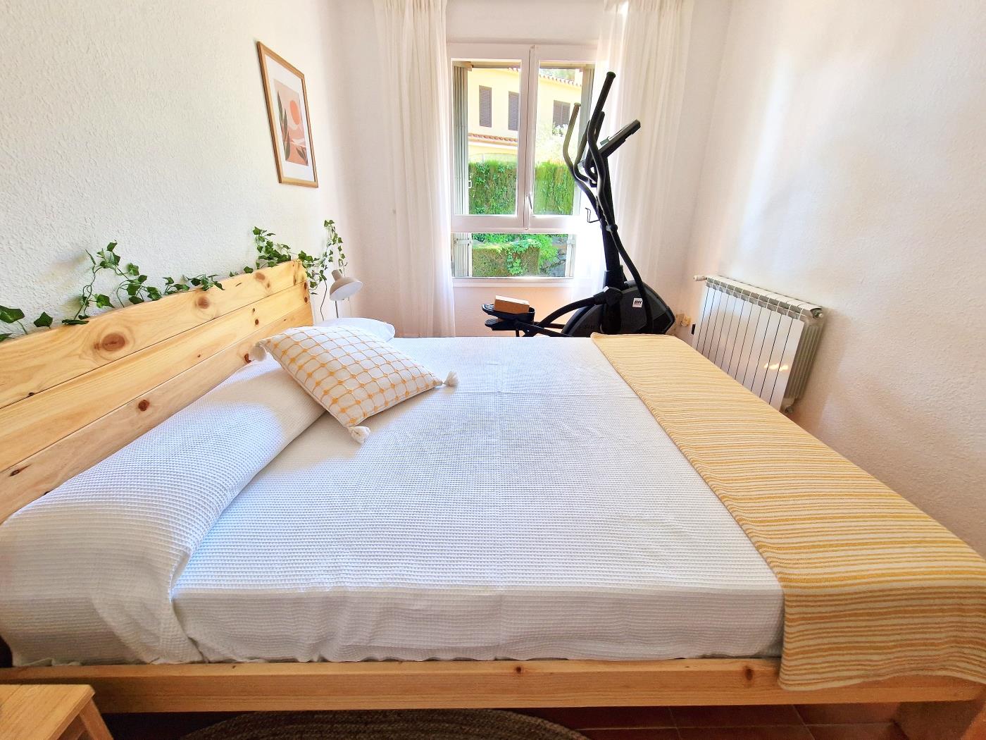 image Casa con piscina, jardín y parking a 8-10 minutos a pie de la playa de St.Feliu 5