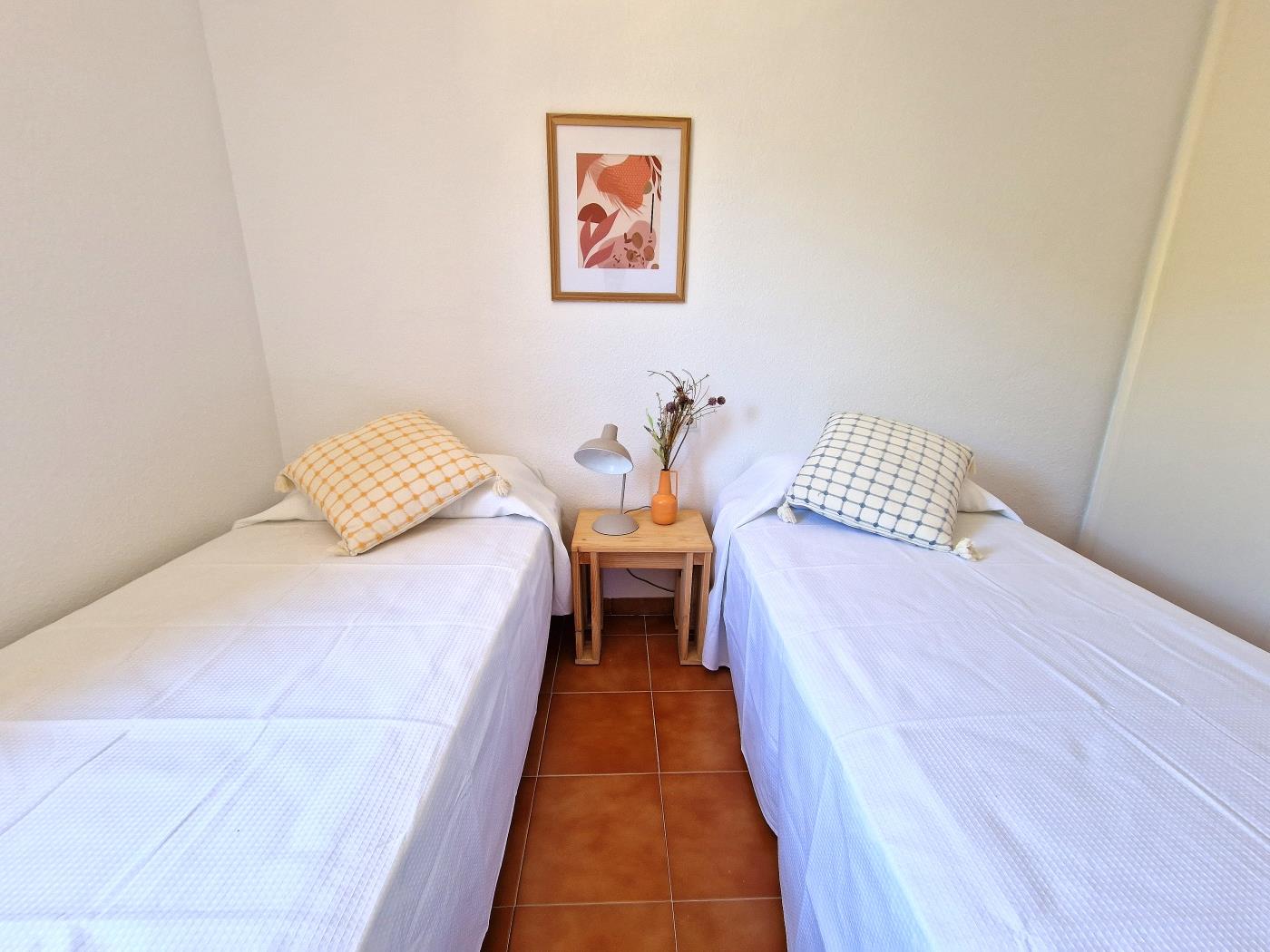 image Casa con piscina, jardín y parking a 8-10 minutos a pie de la playa de St.Feliu 9