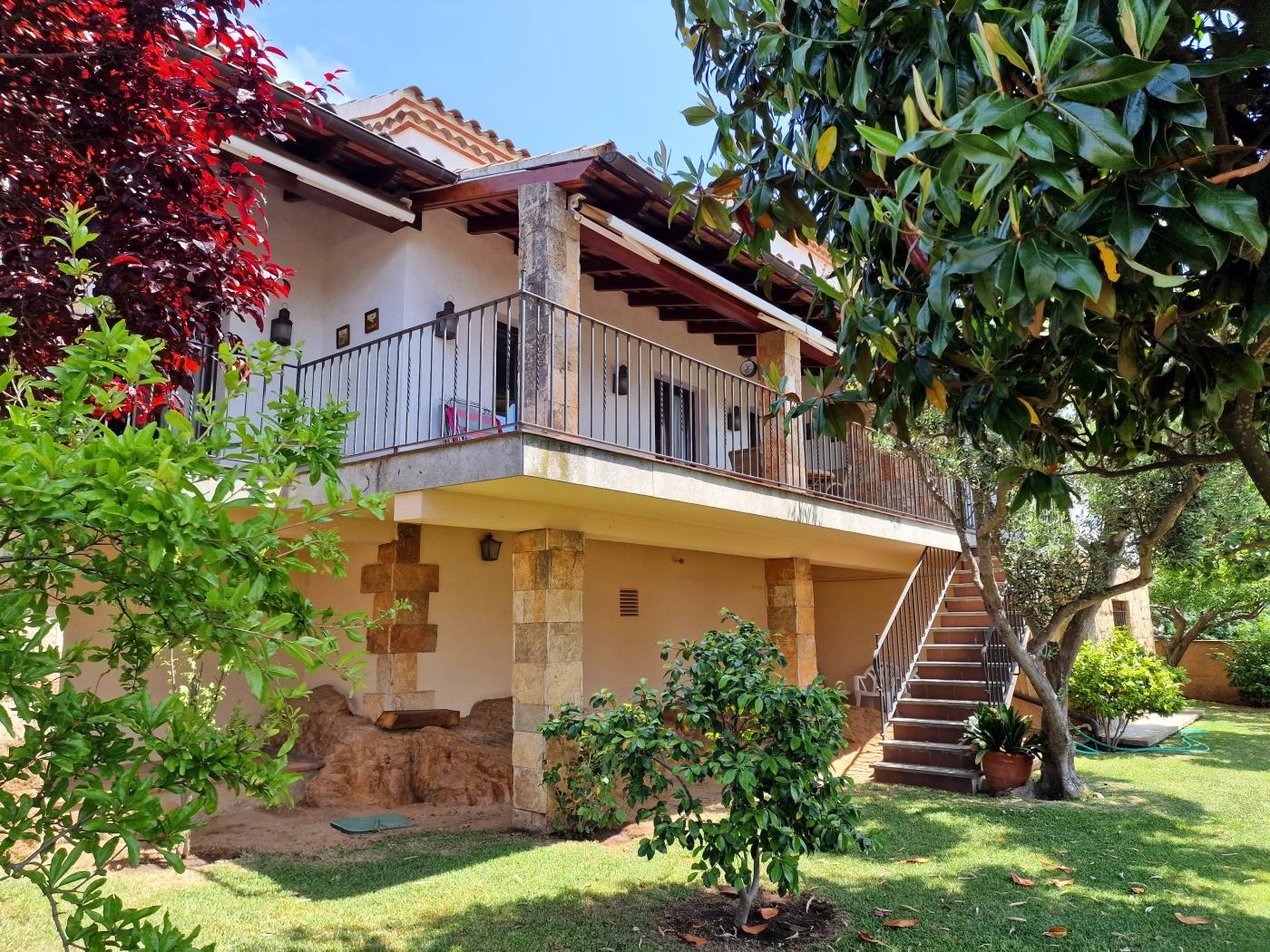image BEAUTIFUL HOUSE IN SANT FELIU DE GUIXOLS WITH PARKING AND A BIG GARDEN 1