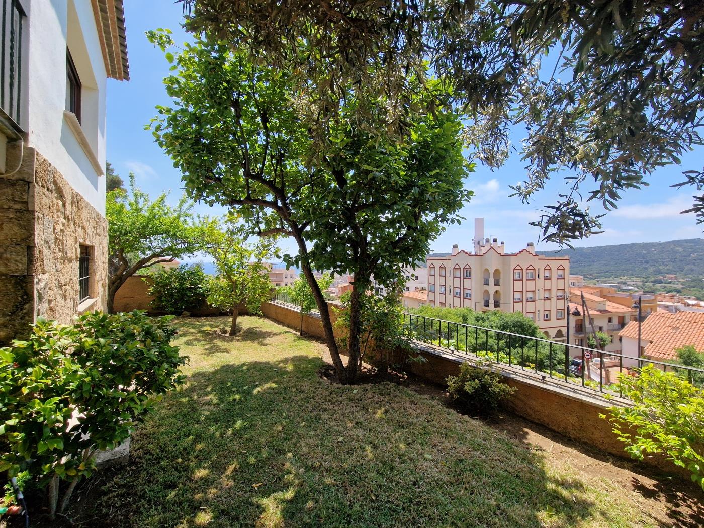 image BEAUTIFUL HOUSE IN SANT FELIU DE GUIXOLS WITH PARKING AND A BIG GARDEN 31