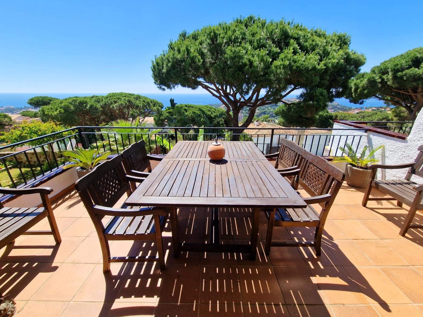 image Mediterranean house with SEA VIEWS, garden and terrace. 1