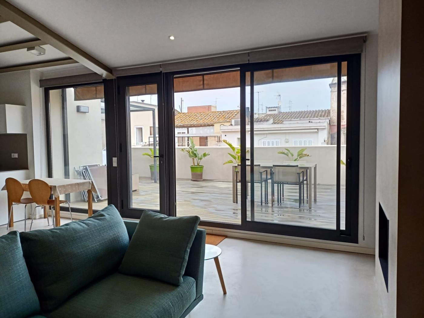 image ATICO exclusivo y CENTRICO con TERRAZA a dos minutos andando de la PLAYA. 2