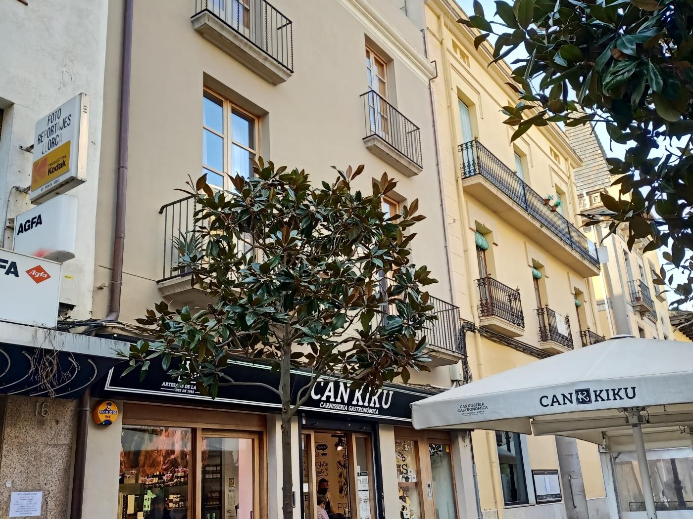 image ATICO exclusivo y CENTRICO con TERRAZA a dos minutos andando de la PLAYA. 9