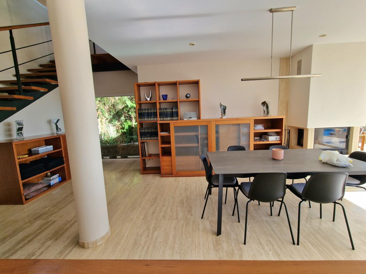 image Single-family home with magnificent views and swimming pool 14