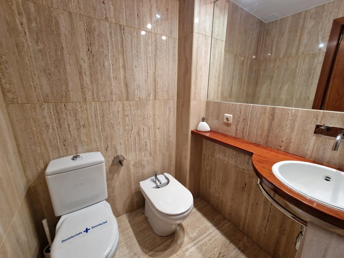 image Single-family home with magnificent views and swimming pool 24