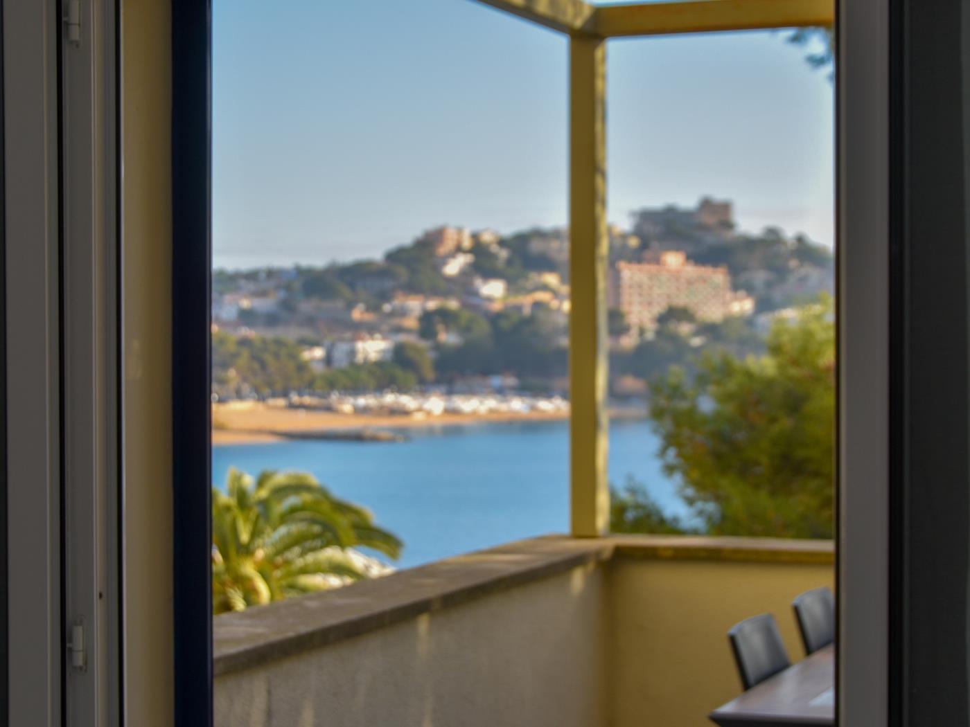 image APARTMENT with FABULOUS TERRACE and sea view in SANT FELIU 10