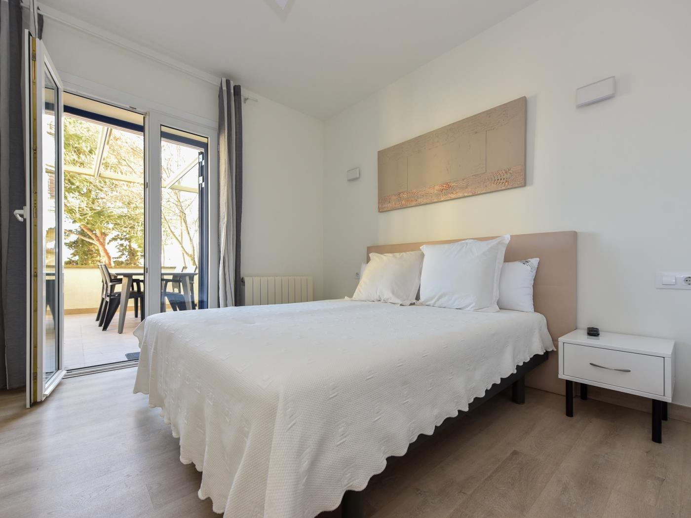image APARTMENT with FABULOUS TERRACE and sea view in SANT FELIU 11