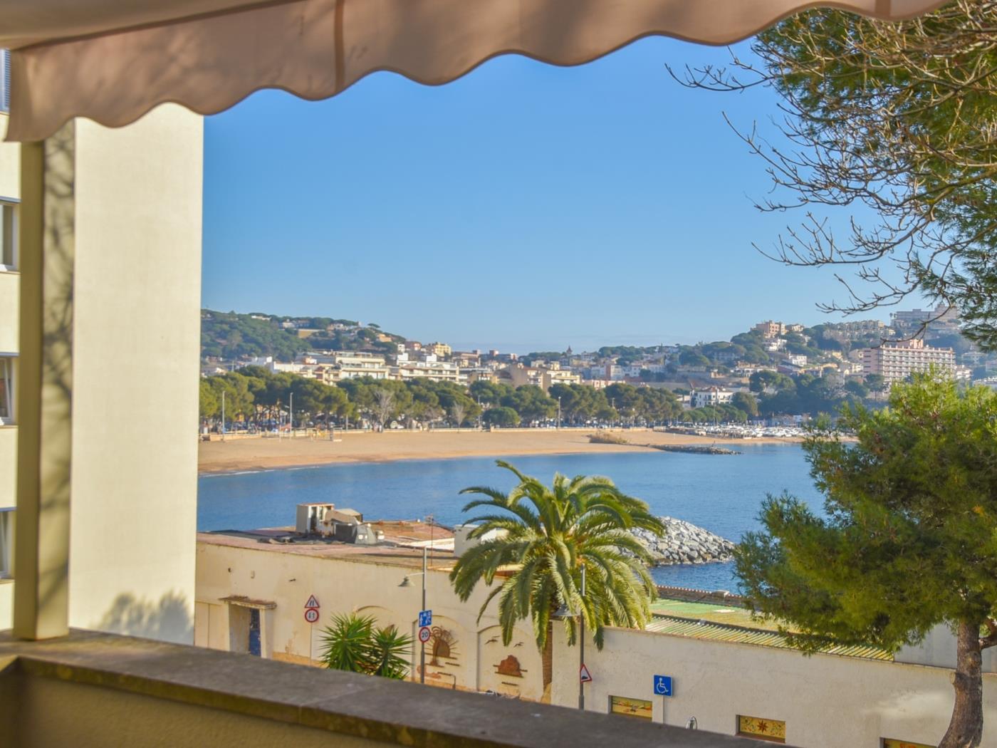 image APARTMENT with FABULOUS TERRACE and sea view in SANT FELIU 15